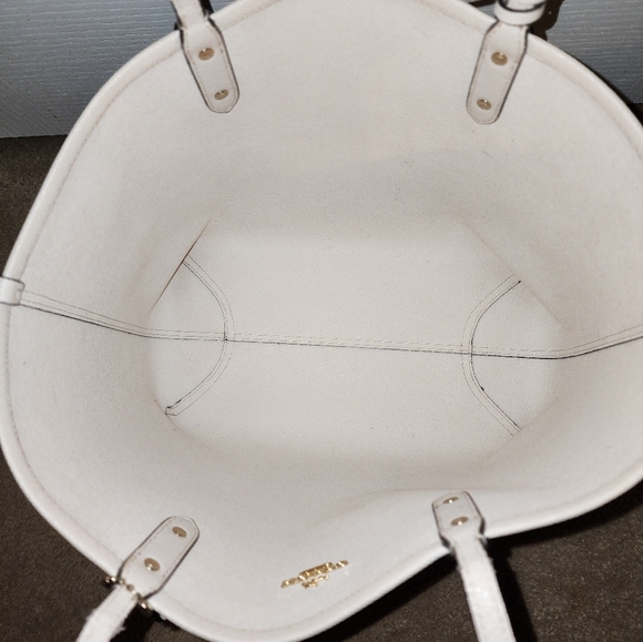 Reversible Coach city tote - Picture 4 of 9